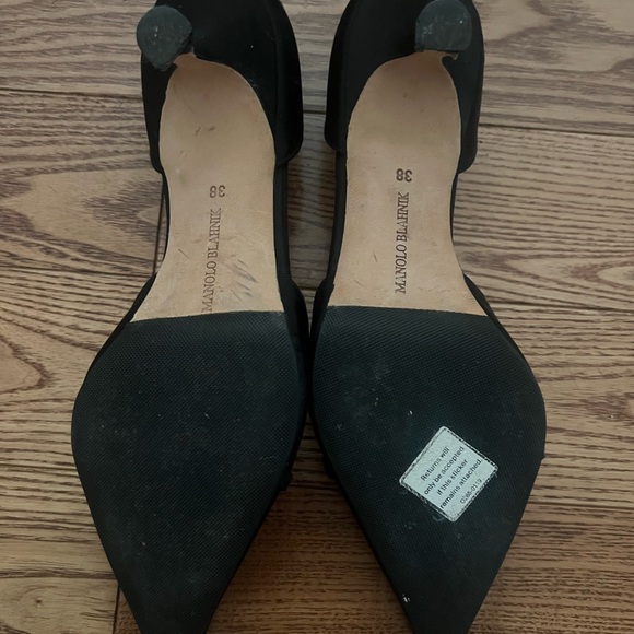 Size 38 satin D’orsay Manolo Blahnik pumps - Picture 3 of 5